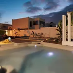 Zendaya * Yaiza (Lanzarote)