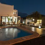 Villa Zendaya *
